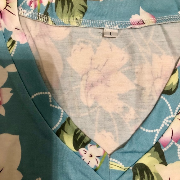 3/$15 💸NWT Tank (L) - Picture 3 of 3